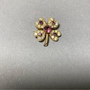 Vintage small purple rhinestone four leaf clover pin